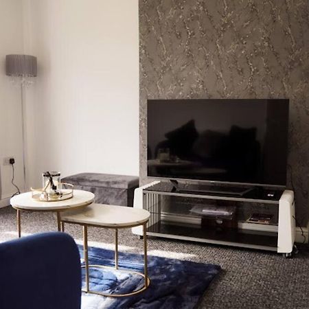 Home In Speke- 8 Mins Walk To Airport Εξωτερικό φωτογραφία