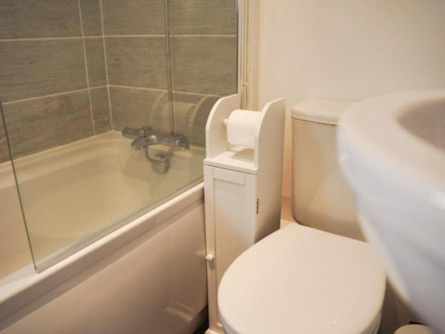 Home In Speke- 8 Mins Walk To Airport Εξωτερικό φωτογραφία
